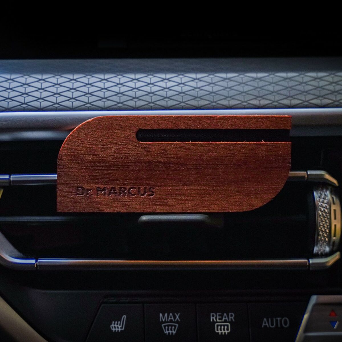 Auto Lufterfrischer Dr Marcus Legend Wild Fusion Holz Parfüm - Car Schutz